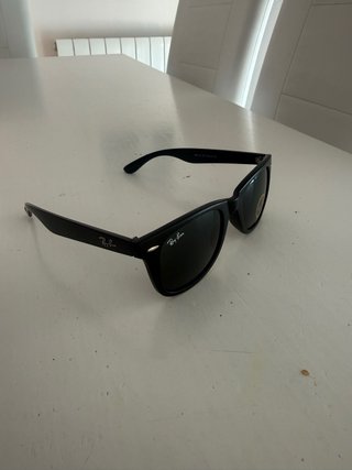 Gafas de sol negras