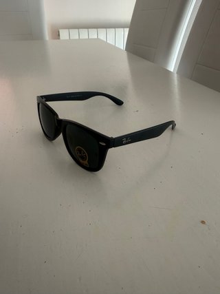 Gafas de sol negras
