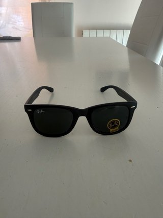 Gafas de sol negras