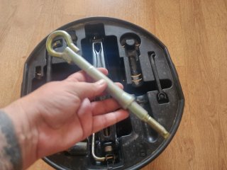 Kit herramientas cambio rueda coche