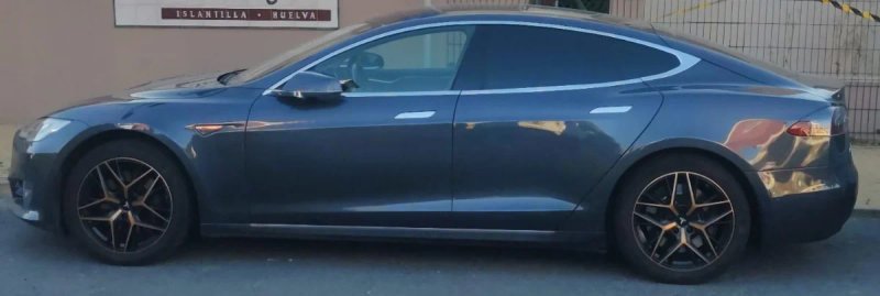 Tesla Model S 2017 supercarga gratis - foto 1