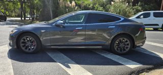 Tesla Model S 2017 supercarga gratis