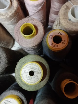 Hilo y otras cosas para costura,para coser industr