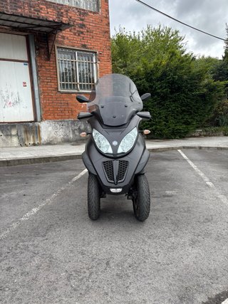 Piaggio MP3 500 Sport Maxi Scooter