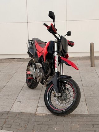 Honda FMX650 Supermotard Roja y Negra