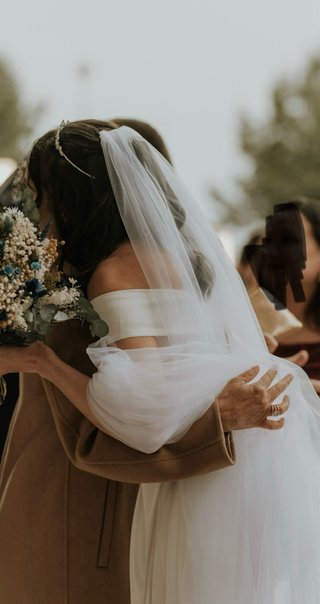Tiara y velo de novia plateado