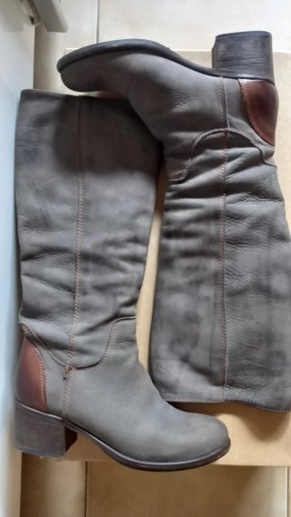 Stivali in pelle suede taupe 37