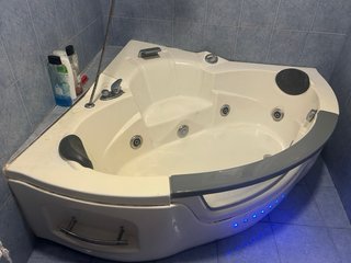 Bañera Hidromasaje Jacuzzi FM Radio