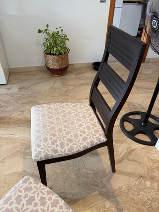 Juego de 4 sillas de comedor tapizadas