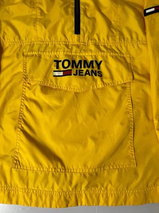 Cortavientos Tommy Jeans Amarillo
