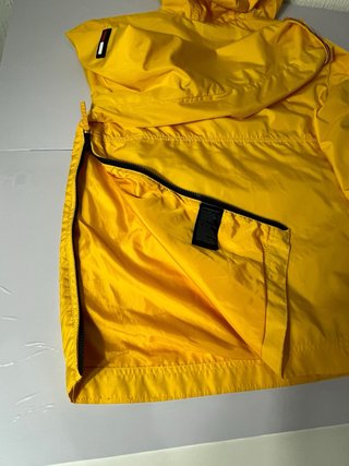 Cortavientos Tommy Jeans Amarillo