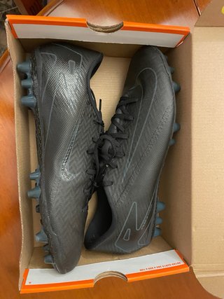 Botas de fútbol Nike negras