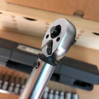 Llave dinamométrica VAR + juego puntas
