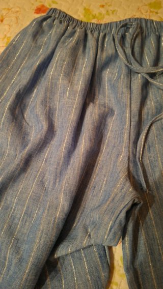 Pantalón azul con hilo plateado y cintura elástica