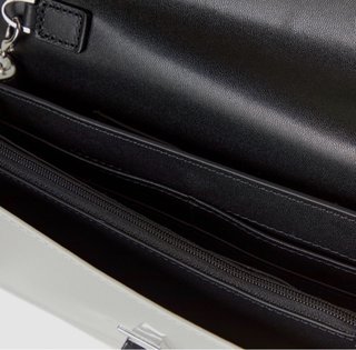 Bolso Benetton lentejuelas plata y blanco