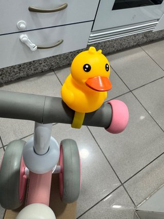 Bicicleta de equilibrio rosa para niños