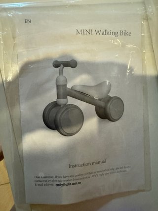 Bicicleta de equilibrio rosa para niños