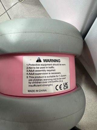 Bicicleta de equilibrio rosa para niños