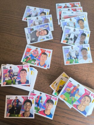 Cromos Liga Este 2025 2026  +150 sin repetir
