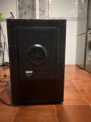 Vinoteca en buen estado 46cm ancho, 71cm largo