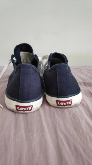 Zapatillas Levi's Negras y Blancas