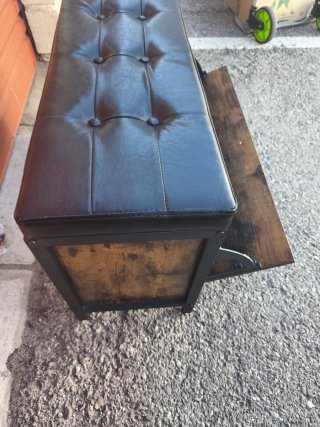 Zapatero con asiento acolchado
