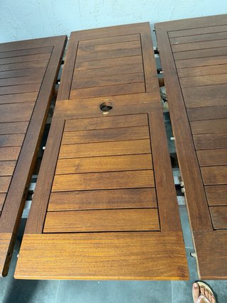 Tavolo da giardino allungabile in legno e alluminio