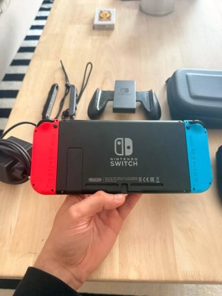 Consola Nintendo Switch V1 Azul/Rojo + Mario kart