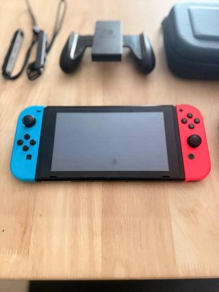 Consola Nintendo Switch V1 Azul/Rojo + Mario kart