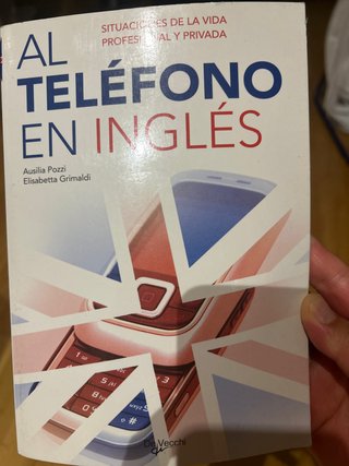 Al teléfono en inglés
