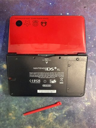 Nintendo DSi XL súper mario
