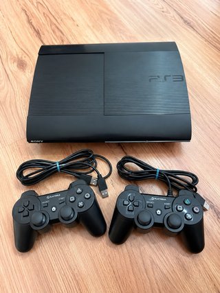 Consola Sony PlayStation 3 + dos mandos
