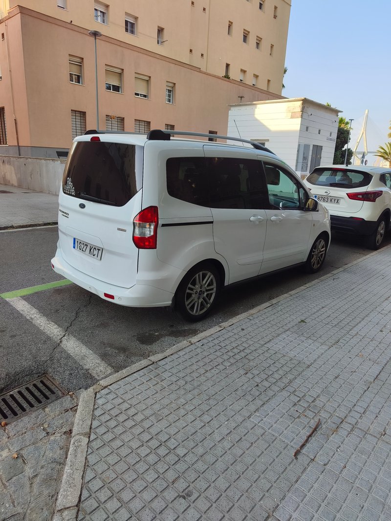 Ford Tourneo Courier Titanium 2017 Gasolina 100CV - foto 1
