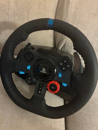 Volante y Pedales Logitech PS5