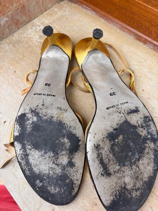 Sandali dorati con tacco