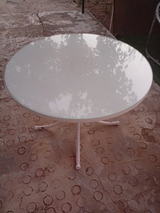 Mesa redonda cristal y metal