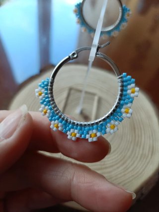 Pendientes aro plateados flores azules miyuki
