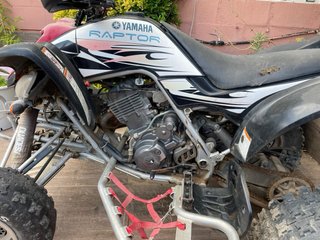 Yamaha Raptor 660R Quad Negro/Rojo