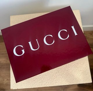 Zapatos de cuña Gucci blancos y plateados