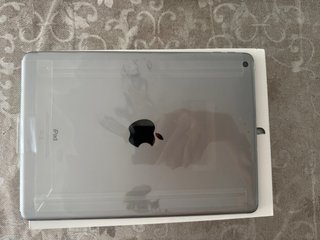 iPad 6ª Gen 32GB Wi-Fi + Caja y Accesorios