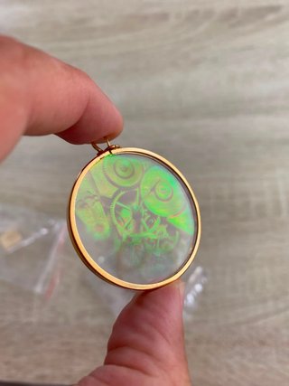 Colgante Holograma 3D 1980 chapado en Oro