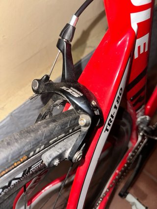 Bicicleta de carretera Capsule Roja