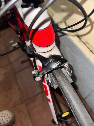 Bicicleta de carretera Capsule Roja
