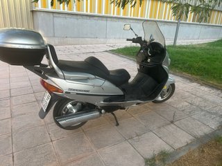 Suzuki Burgman 400cc 2000 Plata