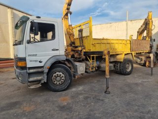 Camión Grúa Mercedes Atego 1828 Basculante