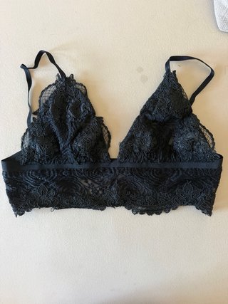 Crop top encaje negro talla única