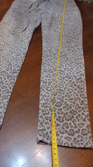 Pantaloni leggings fantasia maculata