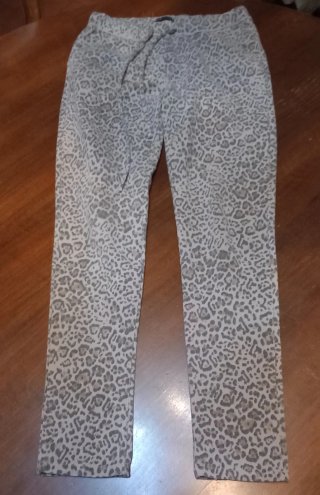 Pantaloni leggings fantasia maculata