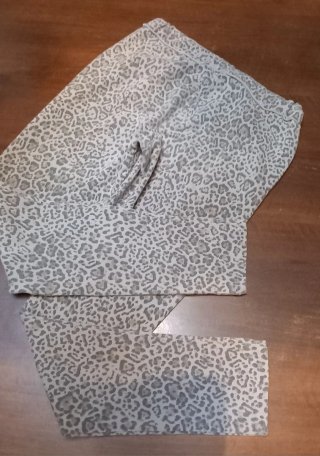 Pantaloni leggings fantasia maculata