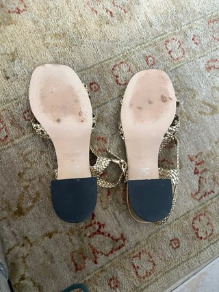 Sandalias Zara doradas trenzadas tacón bajo 37